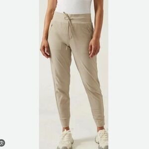 Athleta‎ Trekkie Mid Rise Legacy Jogger pants Size 2 khaki tan